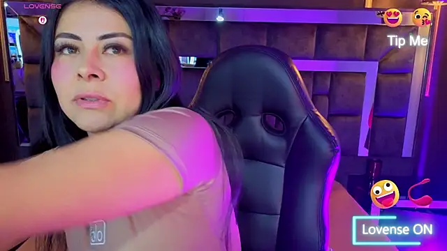 Aniajoness  online show from January 18, 2026, 4:27 am