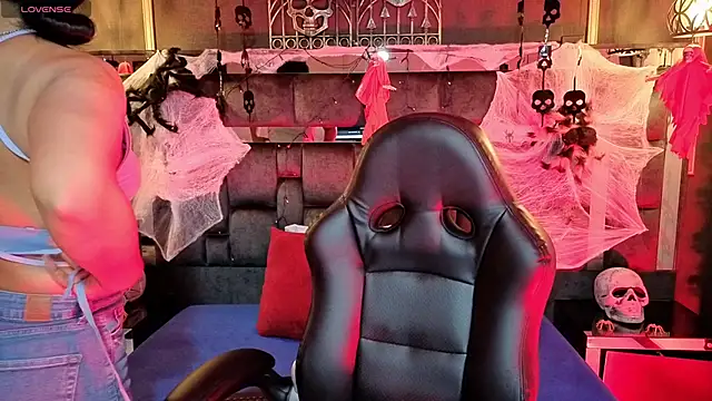 Aniajoness  online show from October 24, 2025, 2:43 am