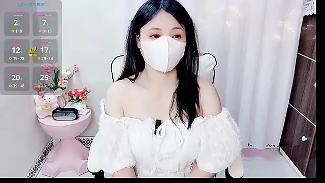 phuongnhi  online show from April 3, 2026, 2:01 pm