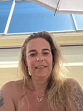 Mrs-Aurora online show from May 25, 2026, 12:59 pm
