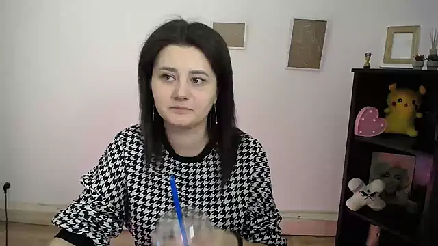 Katrin kiss  online show from March 24, 2026, 1:33 pm