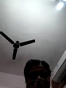 Tamil-Meenu12 online show from November 26, 2025, 6:13 am