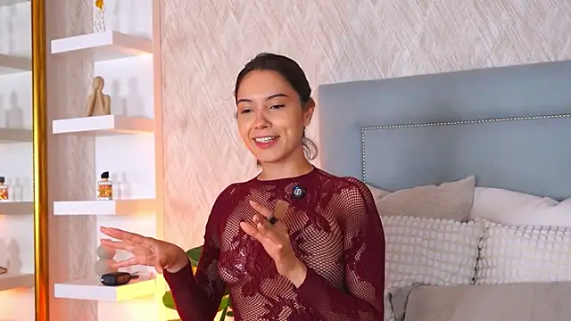 Sofy Bradd online show from July 3, 2026, 5:36 am