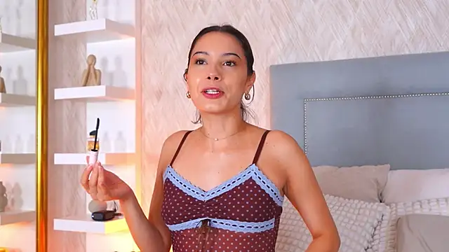 Sofy Bradd online show from July 12, 2026, 5:41 am