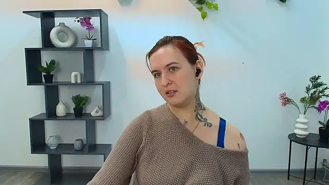 RubyHolmess online show from September 29, 2025, 6:13 pm