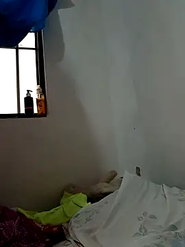 yaneth  online show from October 20, 2025, 11:22 am