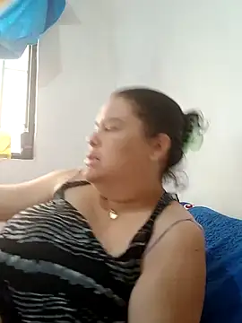 yaneth  online show from December 5, 2025, 1:53 pm