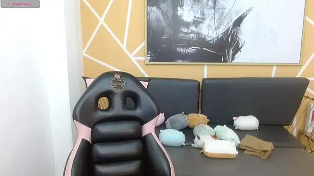 olivia russo  online show from January 9, 2026, 8:16 pm