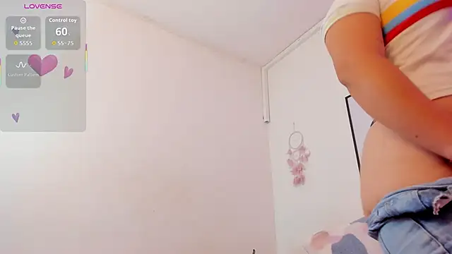 yunna7 online show from January 14, 2026, 11:47 am