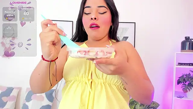 yunna7 online show from October 18, 2025, 11:34 am