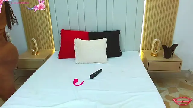 WildScarlet online show from October 15, 2025, 12:57 pm