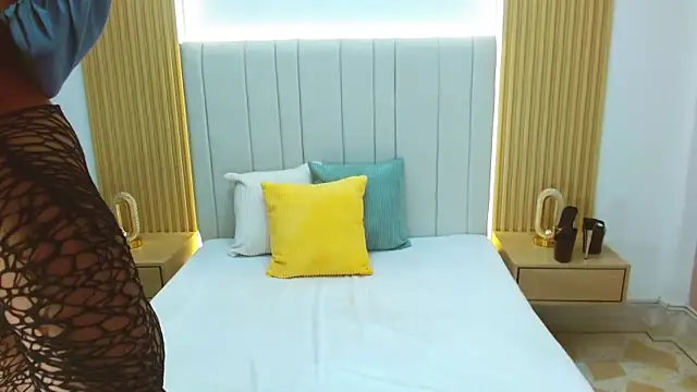 WildScarlet online show from November 17, 2025, 12:53 pm