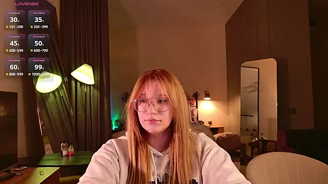 Snapshot of Morvelyn chatting on February 16, 2026, 9:45 pm Morvelyn online show from February 16, 2026, 9:45 pm