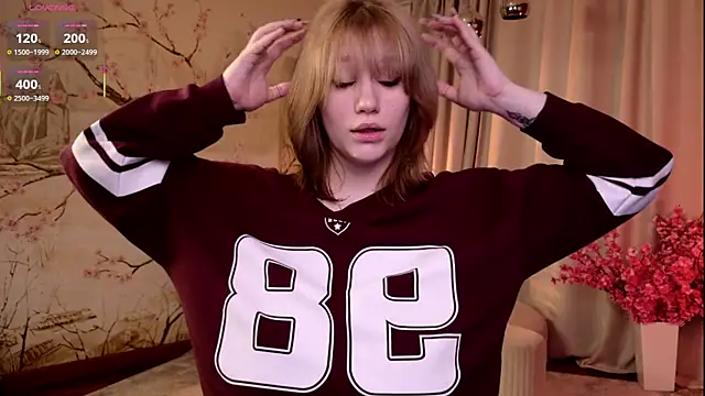 Snapshot of Morvelyn chatting on November 18, 2025, 4:43 pm Morvelyn online show from November 18, 2025, 4:43 pm