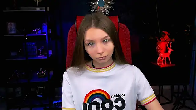 JulieDaniel online show from April 9, 2026, 4:25 am