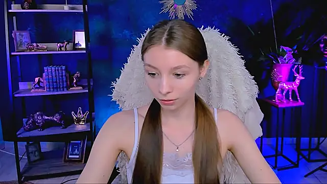 Snapshot of JulieDaniel chatting on June 3, 2026, 4:13 am JulieDaniel online show from June 3, 2026, 4:13 am