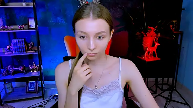 JulieDaniel online show from July 6, 2026, 3:03 pm