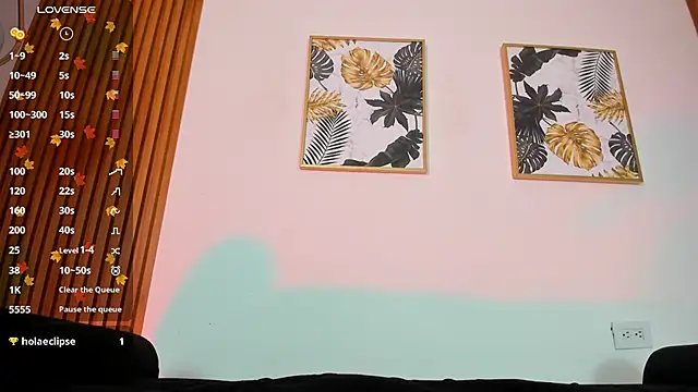 NicolWhite online show from November 16, 2025, 11:26 am