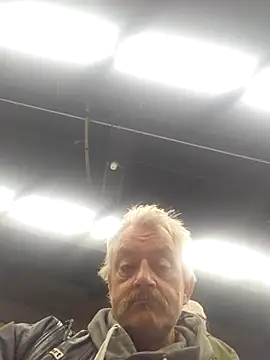 Snapshot of Fonse1860 chatting on February 22, 2026, 9:33 am Fonse1860 online show from February 22, 2026, 9:33 am