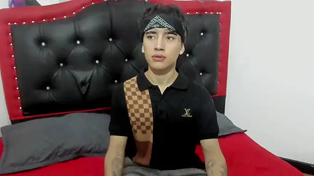 Snapshot of Thiago_Divine_ chatting on October 20, 2025, 8:53 pm Thiago Divine online show from October 20, 2025, 8:53 pm