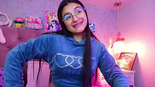 laurenelove online show from February 20, 2026, 3:25 am