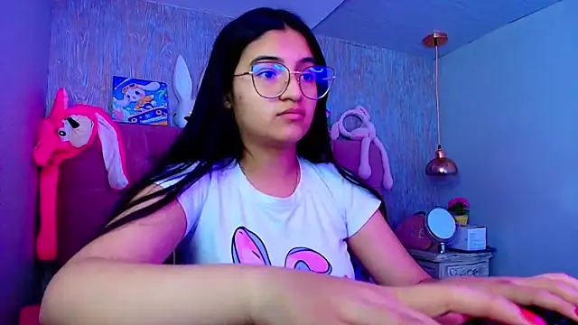 laurenelove online show from December 3, 2025, 3:51 am