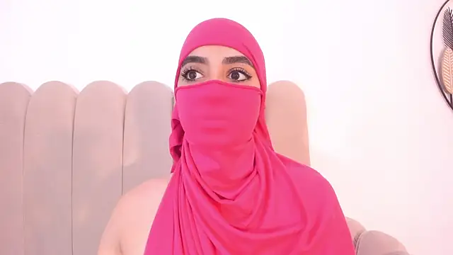 Snapshot of nayiraa_ chatting on February 28, 2026, 7:35 pm nayiraa online show from February 28, 2026, 7:35 pm