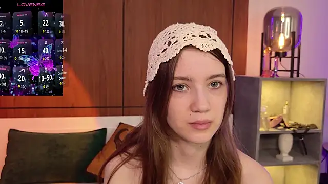 Snapshot of Alison_kisss chatting on July 4, 2026, 8:24 pm Alison kisss online show from July 4, 2026, 8:24 pm
