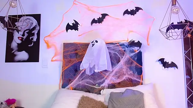 Lilith Nocturne online show from October 8, 2025, 7:03 pm