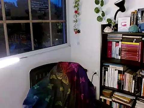 Snapshot of clitia_xx chatting on November 27, 2025, 10:43 pm clitia xx online show from November 27, 2025, 10:43 pm