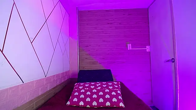 Snapshot of isabella_rossee chatting on November 21, 2025, 9:14 pm isabella rossee online show from November 21, 2025, 9:14 pm