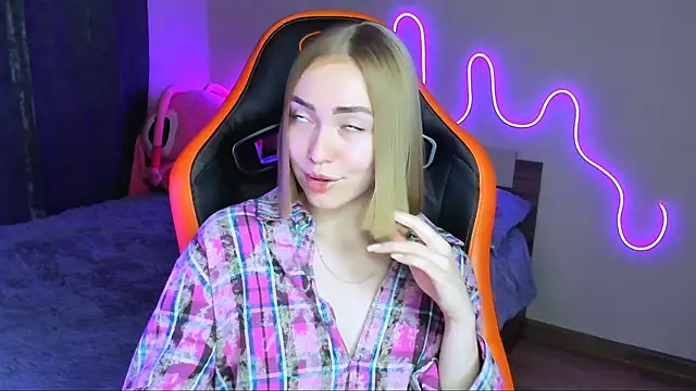 LaraKrein lk online show from October 16, 2025, 4:26 pm