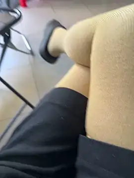 Snapshot of sharon-Hanna chatting on December 14, 2025, 1:45 am sharon-Hanna online show from December 14, 2025, 1:45 am