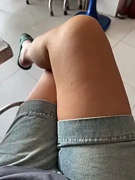 Snapshot of sharon-Hanna chatting on November 23, 2025, 1:26 am sharon-Hanna online show from November 23, 2025, 1:26 am