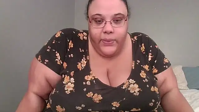 SexyBBW10790 online show from March 28, 2026, 2:07 pm