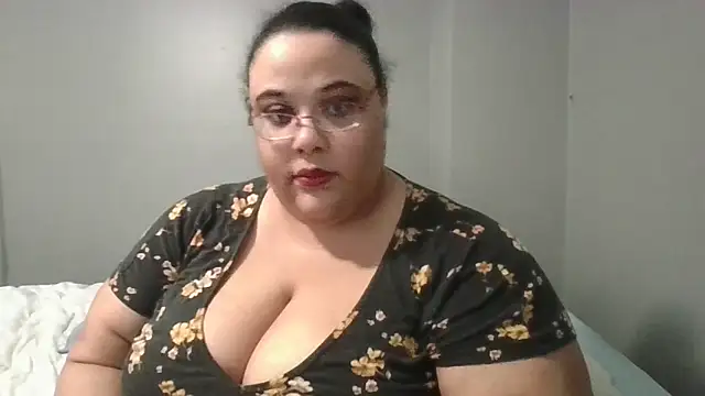 SexyBBW10790 online show from March 8, 2026, 12:08 pm