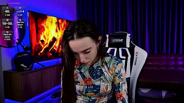 laxyflaxyy online show from October 12, 2025, 2:02 am