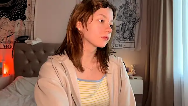 IrisPurrphy online show from November 1, 2025, 1:27 pm