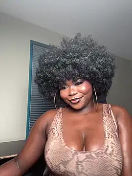 Snapshot of WomanNextdoor1 chatting on July 17, 2026, 10:40 pm WomanNextdoor1 online show from July 17, 2026, 10:40 pm