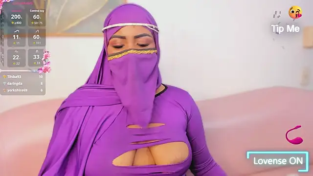 Snapshot of yasmin_elite chatting on November 13, 2025, 2:10 pm yasmin elite online show from November 13, 2025, 2:10 pm