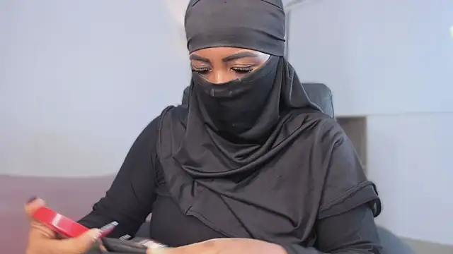 Snapshot of yasmin_elite chatting on November 19, 2025, 9:42 am yasmin elite online show from November 19, 2025, 9:42 am