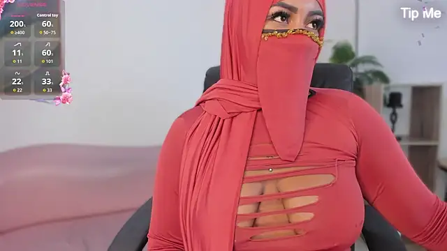 Snapshot of yasmin_elite chatting on November 18, 2025, 10:18 am yasmin elite online show from November 18, 2025, 10:18 am