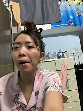 Snapshot of Minee1202 chatting on April 24, 2026, 12:56 am Minee1202 online show from April 24, 2026, 12:56 am