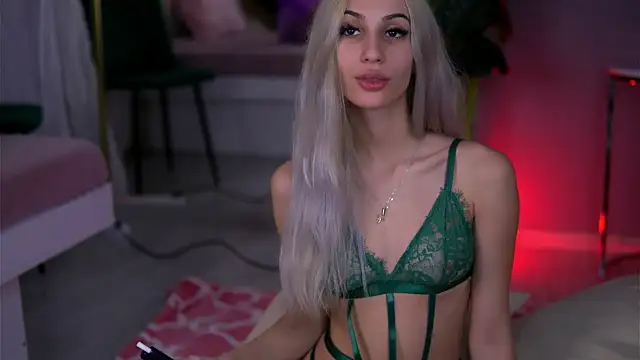 AwaLynch online show from January 14, 2026, 5:11 am