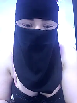 Snapshot of _Douna_-_ chatting on September 25, 2025, 9:32 pm Douna - online show from September 25, 2025, 9:32 pm