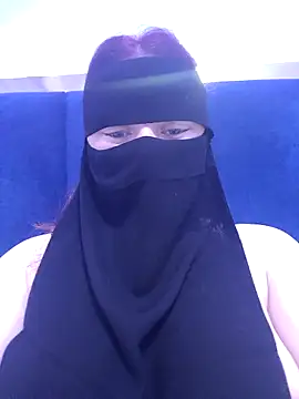 Snapshot of _Douna_-_ chatting on September 18, 2025, 4:21 pm Douna - online show from September 18, 2025, 4:21 pm