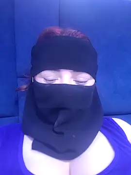 Snapshot of _Douna_-_ chatting on October 3, 2025, 4:14 am Douna - online show from October 3, 2025, 4:14 am