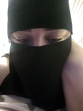 Snapshot of _Douna_-_ chatting on October 2, 2025, 5:33 am Douna - online show from October 2, 2025, 5:33 am