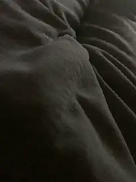 MuzzyFacing online show from November 29, 2025, 12:49 pm