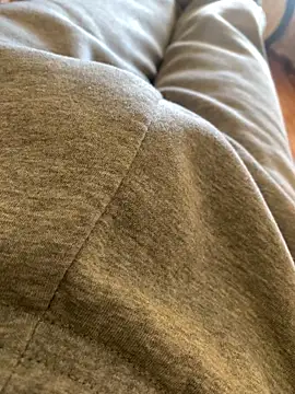 MuzzyFacing online show from April 18, 2026, 11:23 am